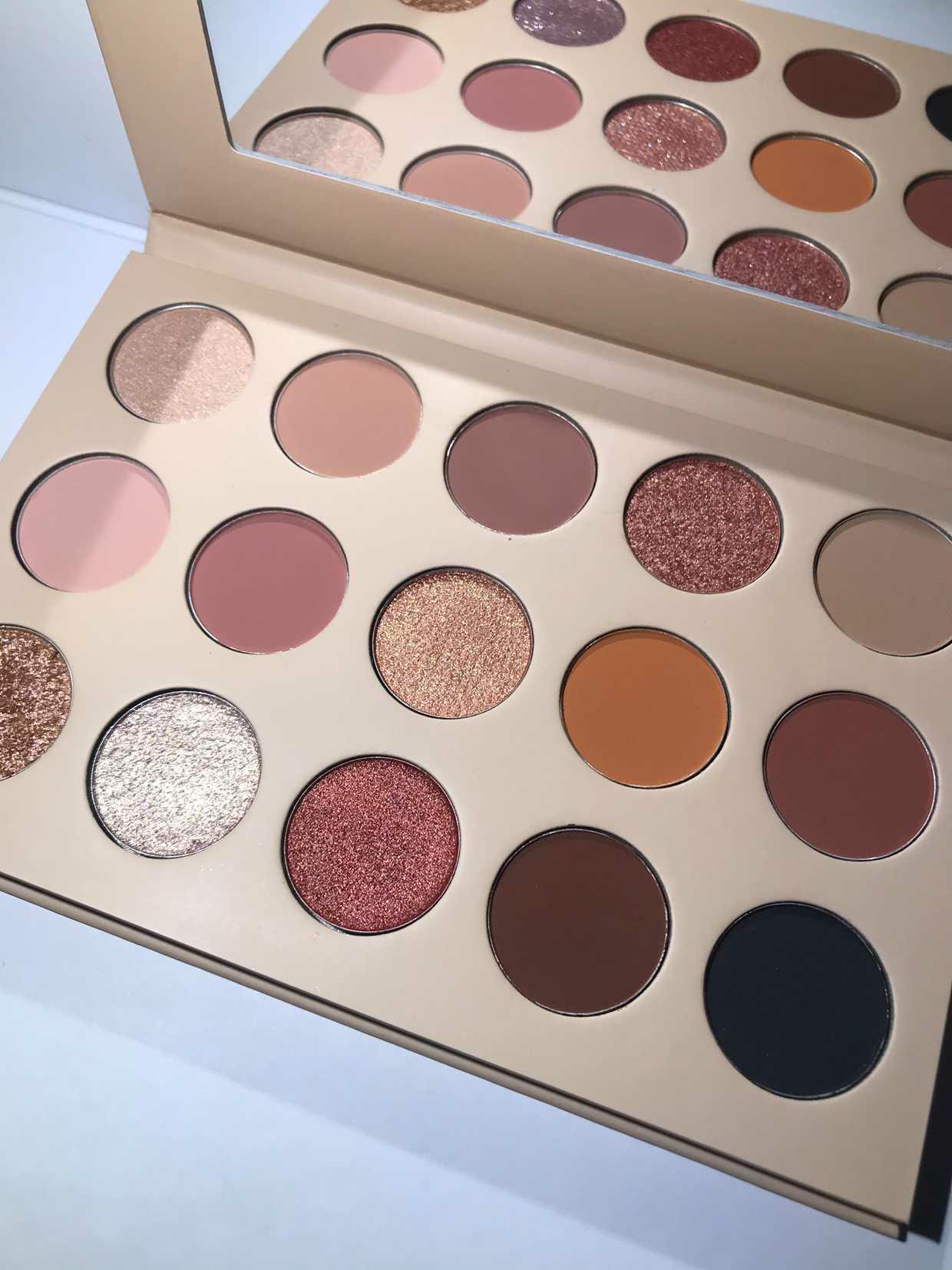 THE PRETTY NATURAL GIRL EYESHADOW PALETTE